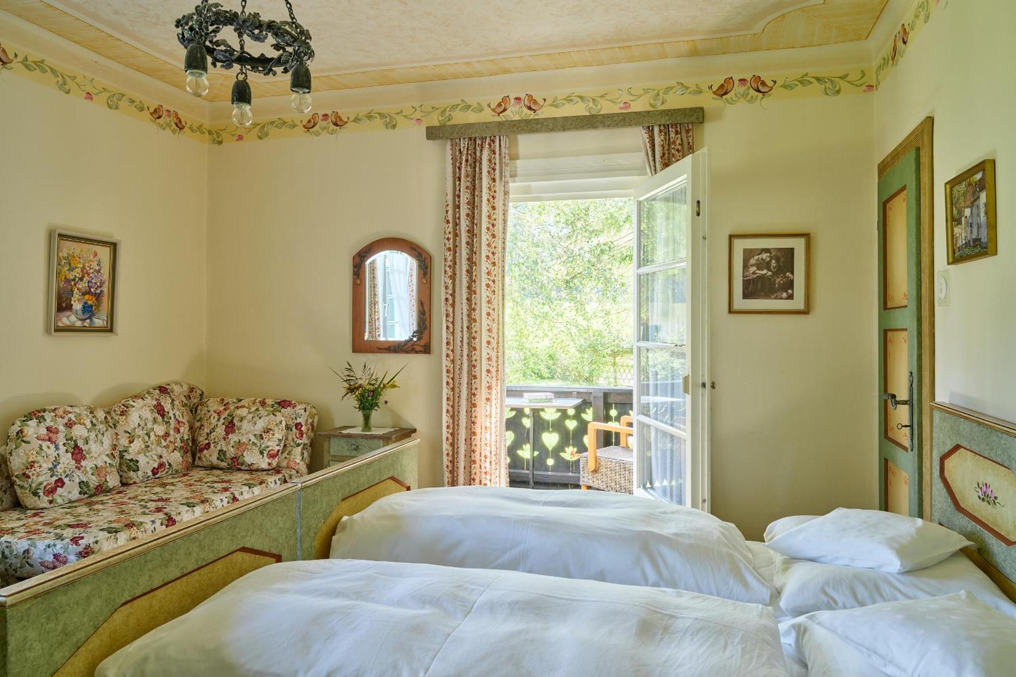 Hotel Harrida Weissensee Bagian luar foto