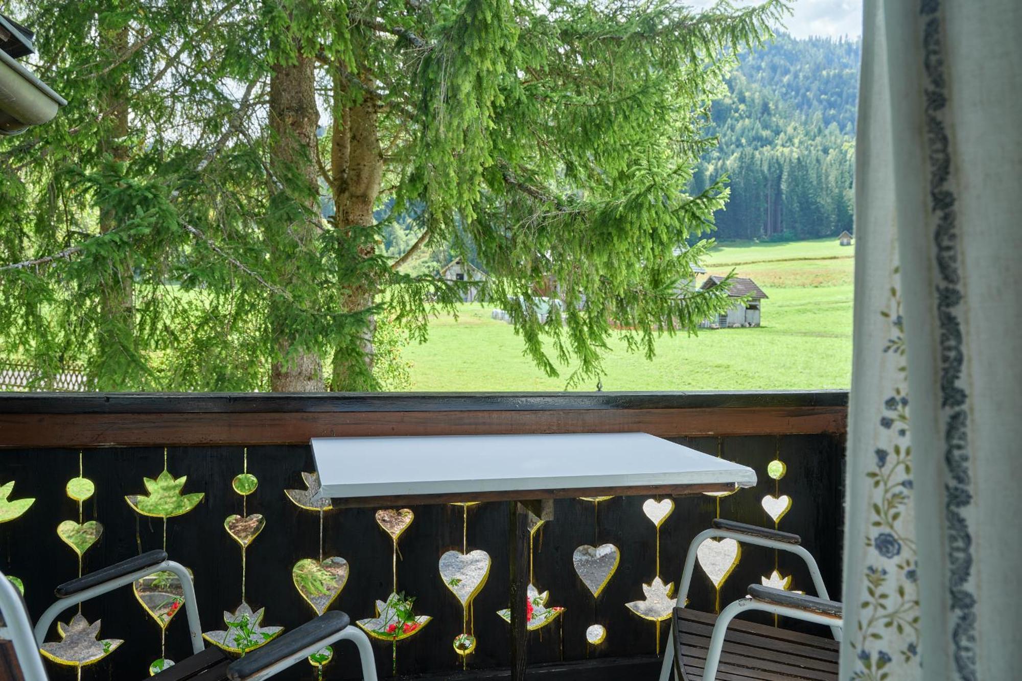 Hotel Harrida Weissensee Bagian luar foto